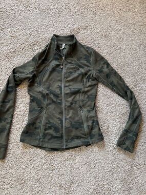 🦄 Rare Lululemon Forme Jacket II Savasana Camo Green